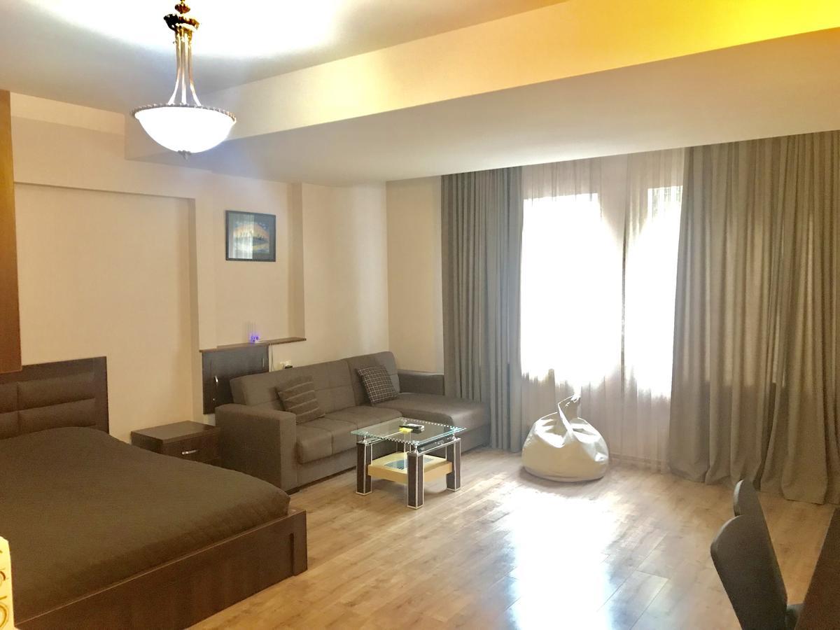 Solo Lucky Apartman Tbiliszi Kültér fotó